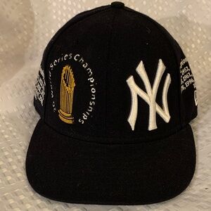 New York Yankees New Era World Series Championship Ring hat. Size 7and 1/8.